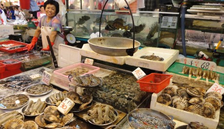 Wetmarkety v Hongkongu nabízí čerstvou zeleninu, živé ryby a spoustu dalších dobrot, FOTO: Barbora Babčanová, Topzine.cz