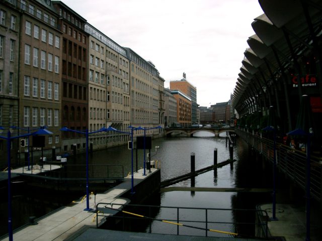 Hamburg je město na vodě. Foto: Monika Bukáčková, Jenprocestovatele.cz