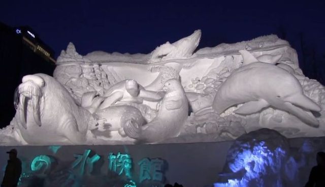 Mořské akvárium na minulém ročníku festivalu v Sapporu. Zdroj: youtube.com