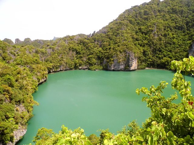 Zátoka v parku Ang Thong na Koh Samui, Thajsko