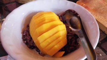 Recept na mango a lepkavou rýži, thajská kuchyně