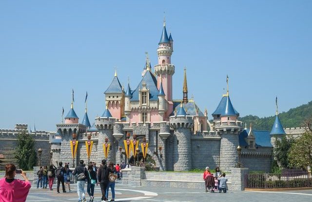 Co je zakázáno v Disneylandu