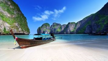 Pláž Maya Bay se uzavírá turistům