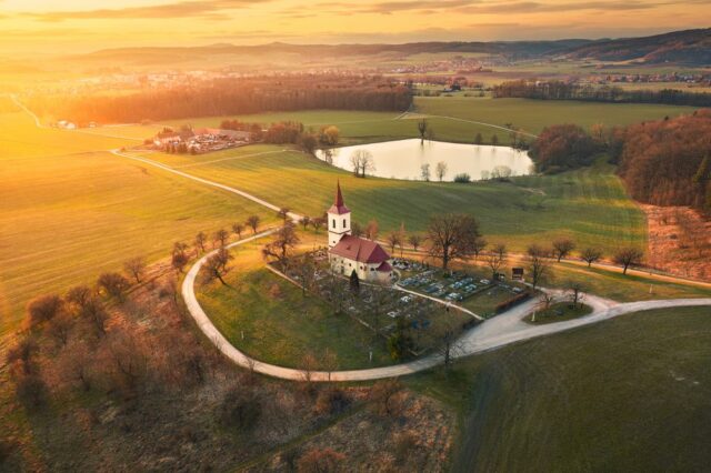 Kostel svatého Petra a Pavla Byšičky