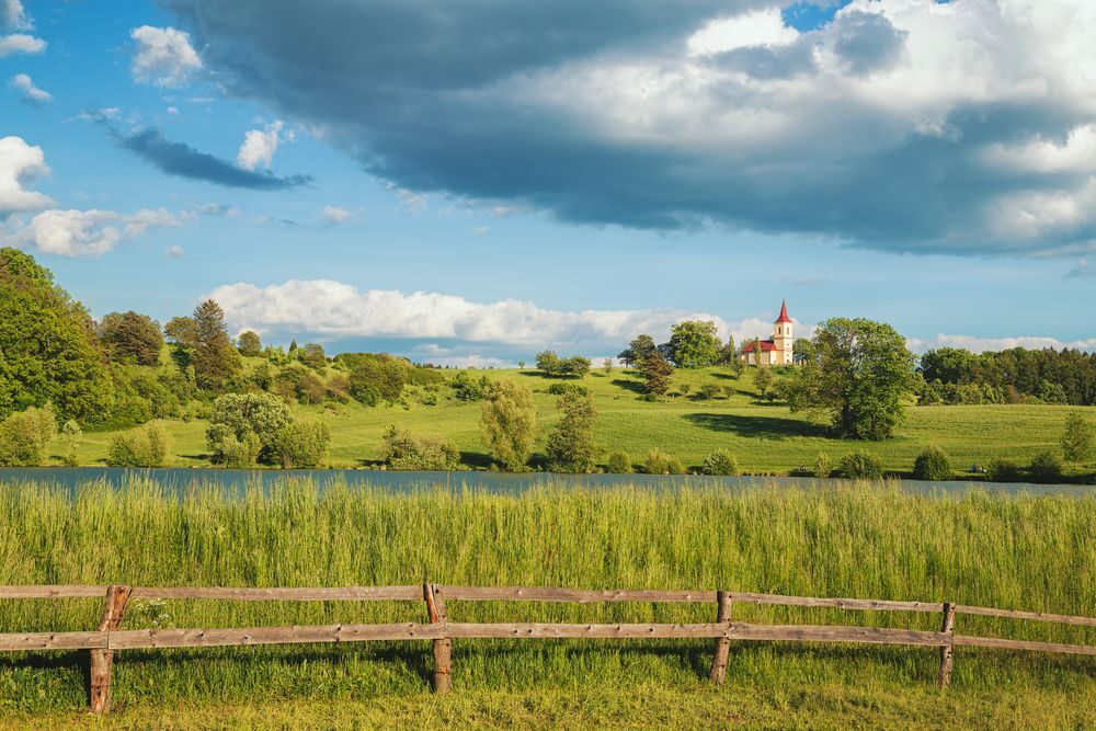 Kostel svatého Petra a Pavla Byšičky
