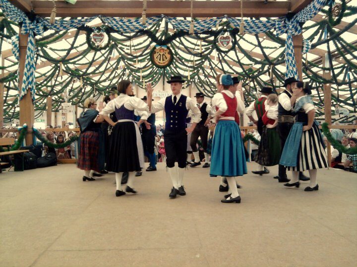Tradiční kroje jsou stále v oblibě, Foto: Markéta Dudková, JenProCestovatele.cz