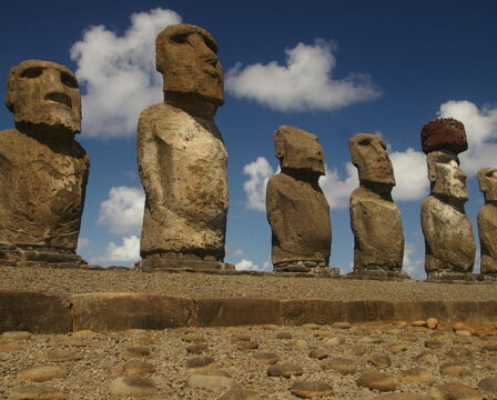 Kdo postavil sochy na Velikonočních ostrovech? Zdroj: Rivi, Wikimedia.org