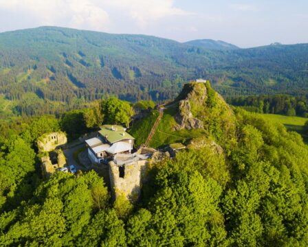 Zřícenina hradu Tolštejn v Lužických horách