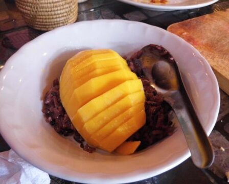 Recept na mango a lepkavou rýži, thajská kuchyně