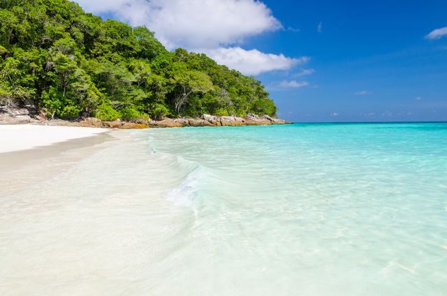 Pláž Maya Bay se uzavírá turistům