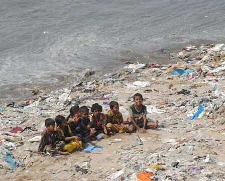 Čistá pláž v Bombaji