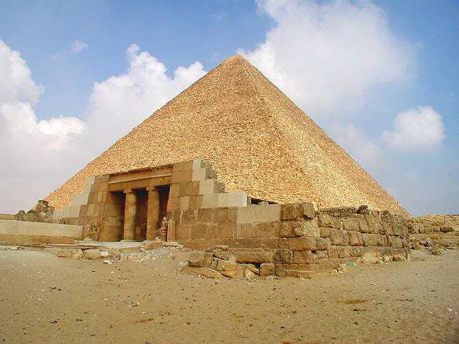 Cheops_pyramid_01